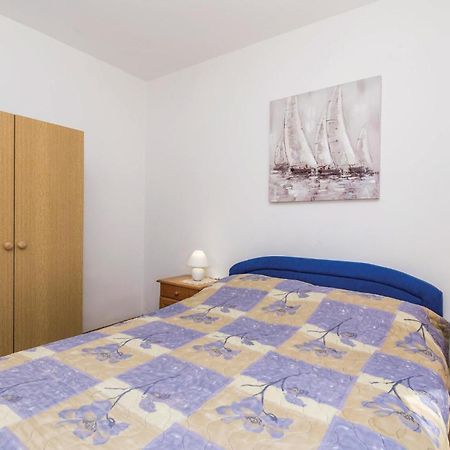 Stunning Apartment In Barbat-Rab With Wifi Barbat na Rabu ภายนอก รูปภาพ