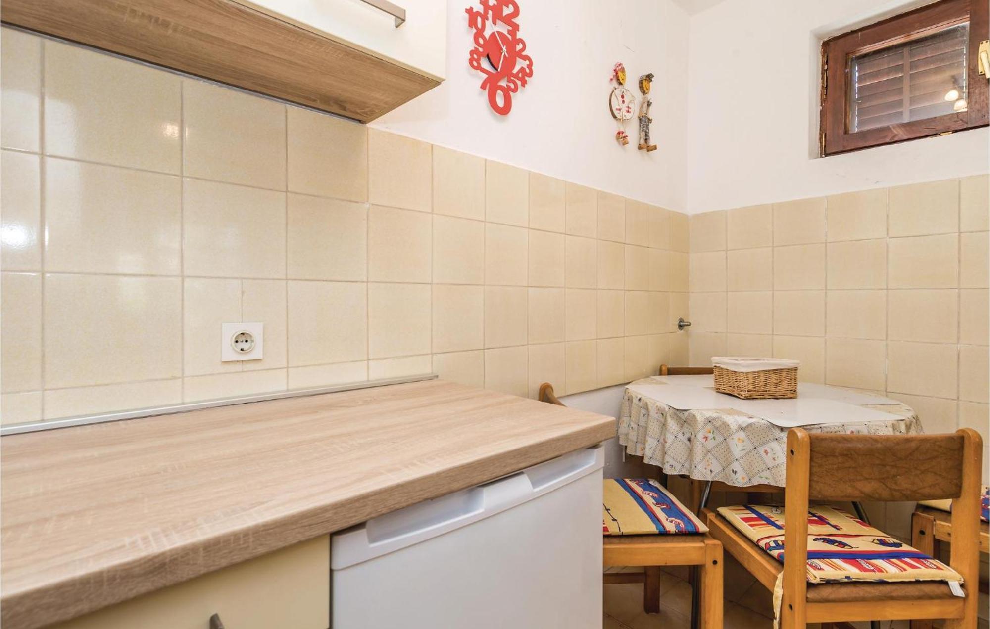 Stunning Apartment In Barbat-Rab With Wifi Barbat na Rabu ภายนอก รูปภาพ