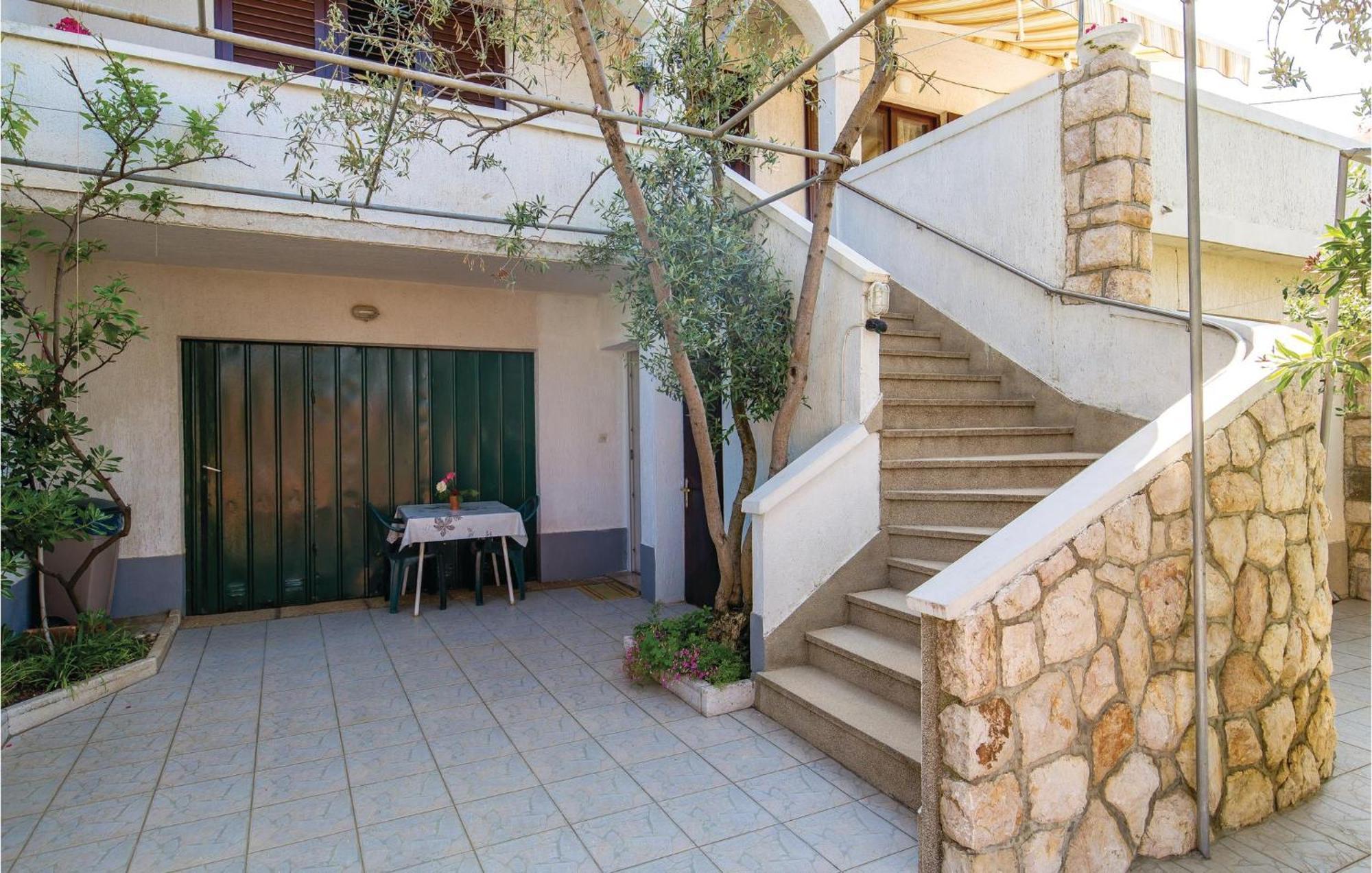 Stunning Apartment In Barbat-Rab With Wifi Barbat na Rabu ภายนอก รูปภาพ